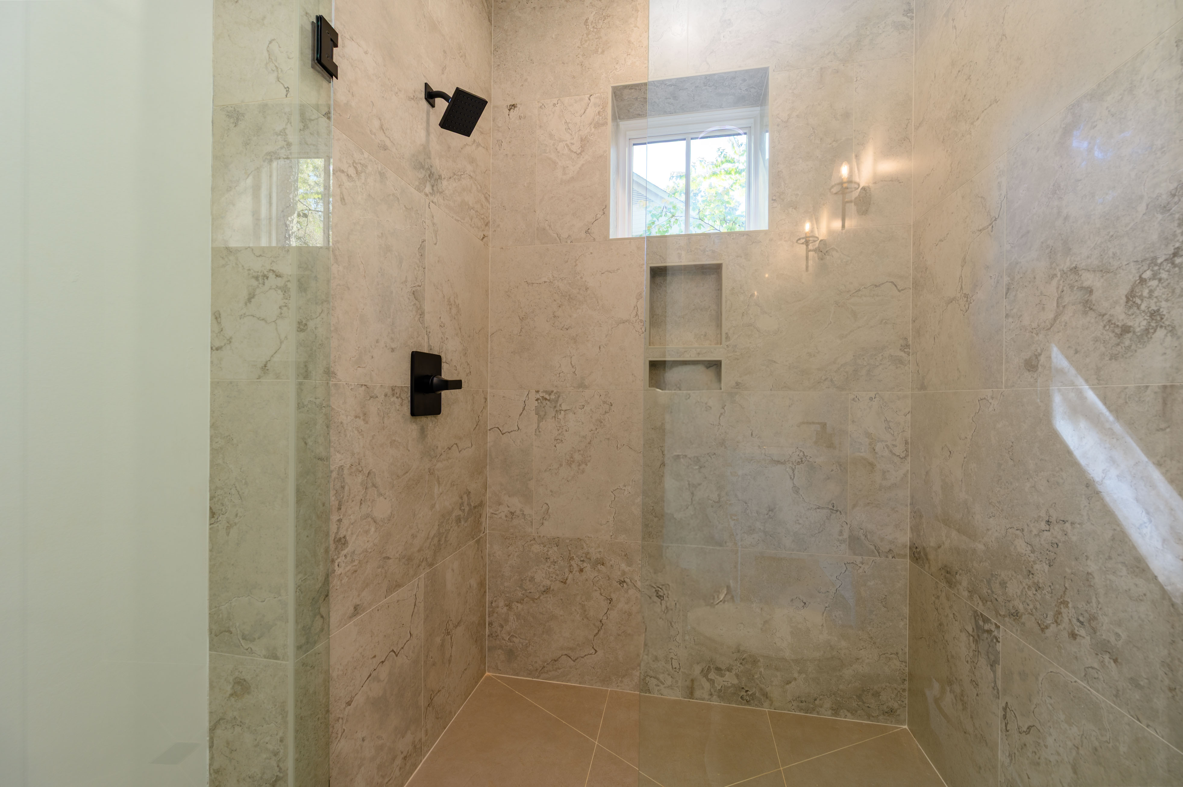 1050 Maple Ridge Way image 37